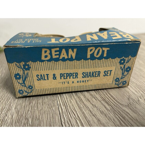 Vintage Bean Pot Salt & Pepper Shakers Plastic In Original Box Bee Plastics Inc - Picture 4 of 7